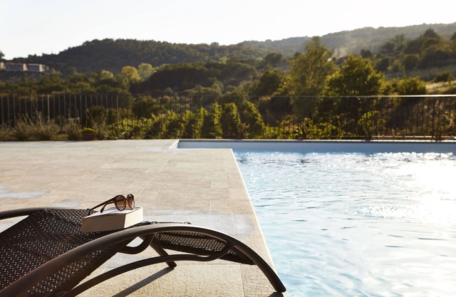 Beautiful apartment for 4 guests with pool, WIFI, TV, patio and pets allowed, close to Arezzo