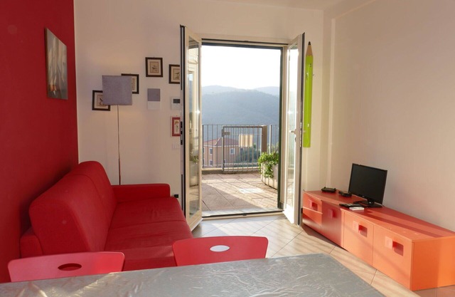 Beautiful apartment for 4 people with WIFI, pool, A/C, TV, balcony and parking