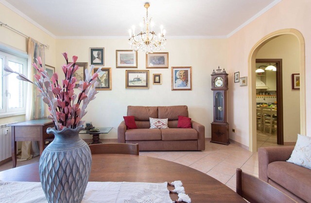 Beautiful apartment for 6 guests with A/C, WIFI, TV and balcony