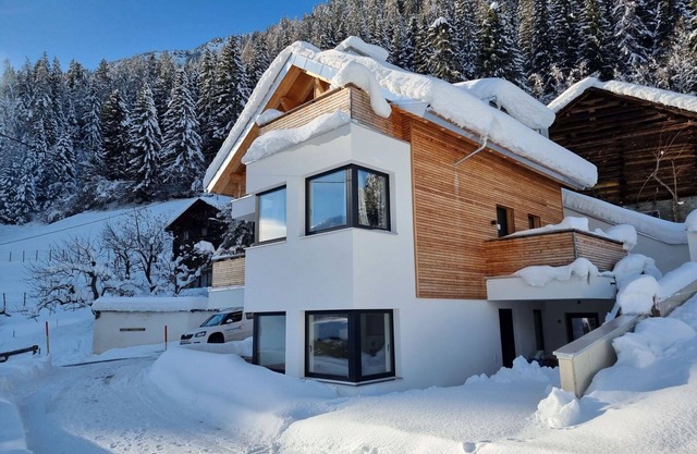 Beautiful apartment for 4 guests with WIFI, TV, balcony, pets allowed and parking