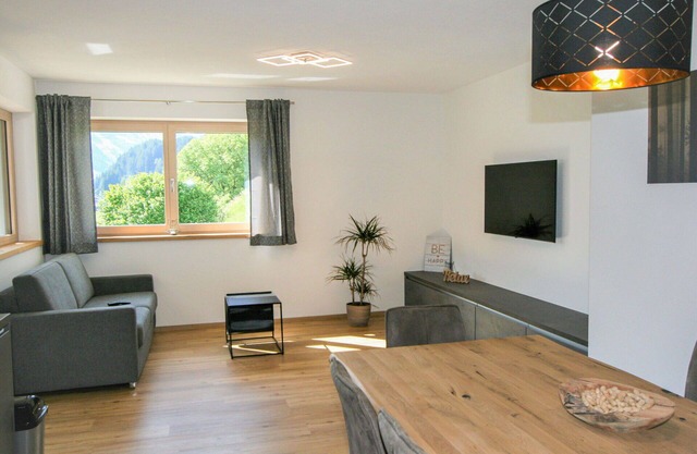 Beautiful apartment for 6 guests with WIFI, terrace and parking
