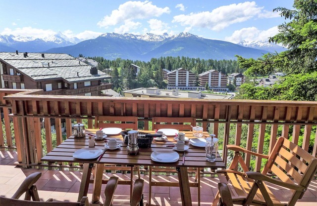 Beautiful apartment for 5 people with WIFI, TV, balcony and panoramic view