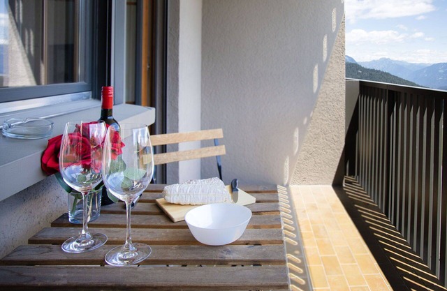 Beautiful apartment for 2 people with WIFI, pool, TV, balcony, pets allowed and panoramic view