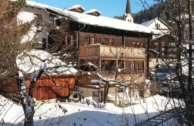 Beautiful apartment for 4 people with WIFI, TV, balcony, pets allowed and parking