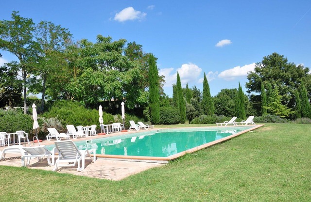 Beautiful apartment for 4 guests with pool, WIFI, TV, pets allowed and panoramic view