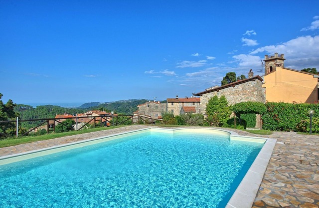 Beautiful apartment for 4 guests with WIFI, pool and TV, close to Viareggio