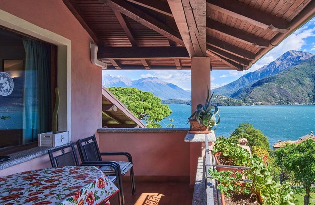 Beautiful apartment for 5 guests with WIFI, A/C and balcony