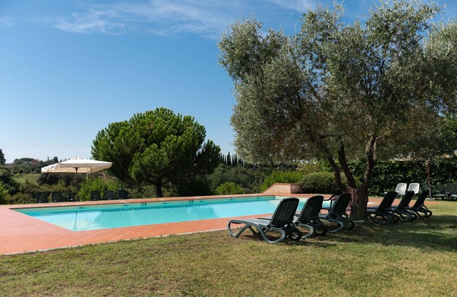 Beautiful apartment for 8 people with hot tub, pool, WIFI and pets allowed