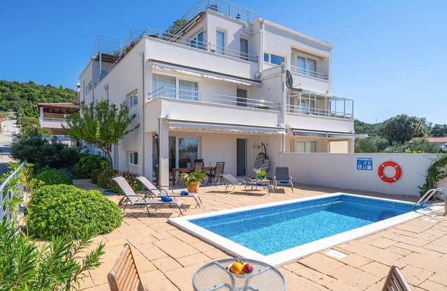 Beautiful apartment in Cavtat with WiFi