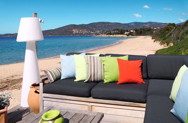 Beautiful apartment in villa for 6 guests with TV, terrace and pets allowed