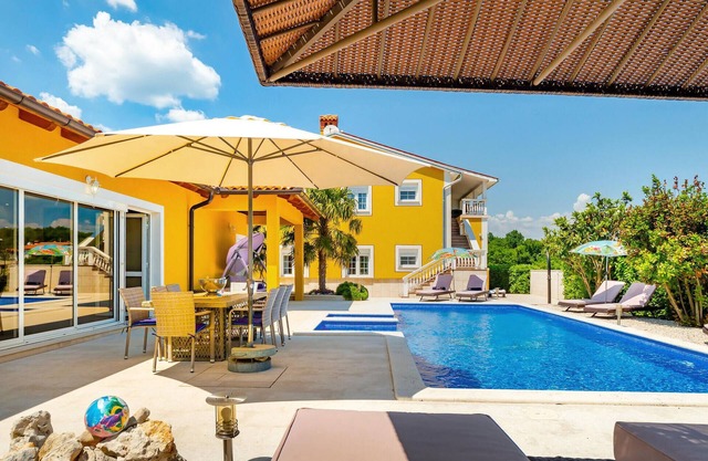 Beautiful apartment in Labin with WiFi