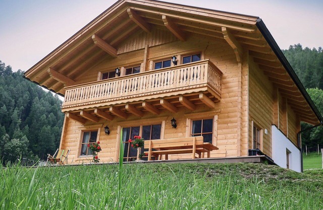 Beautiful apartment in villa for 6 guests with WIFI, TV, terrace and pets allowed