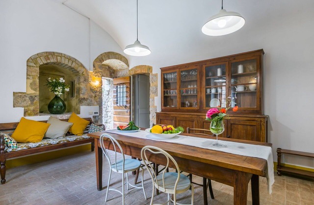 Beautiful apartment for 2 guests with WIFI, TV, patio, pets allowed, panoramic view and parking