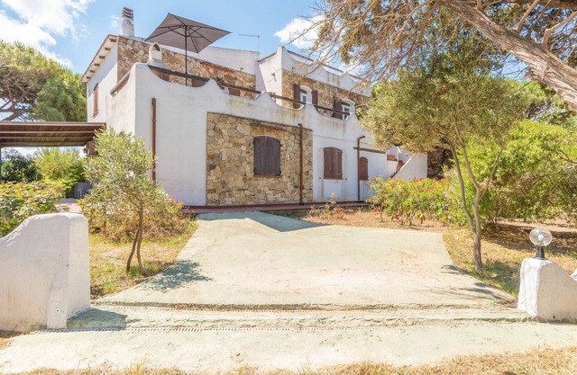 Beautiful apartment for 9 people with WIFI, A/C, TV, patio and pets allowed