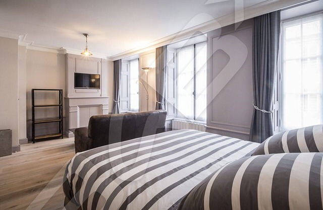 BEAUTIFUL APARTMENT MARIE RAVENEL