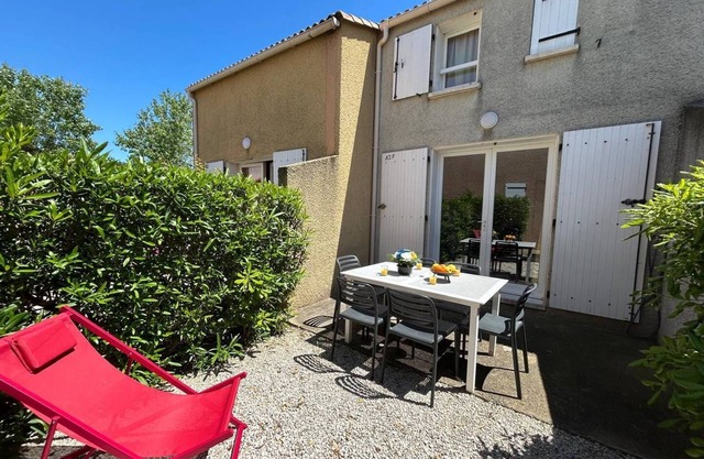 Beautiful apartment with private parking space and swimming pools