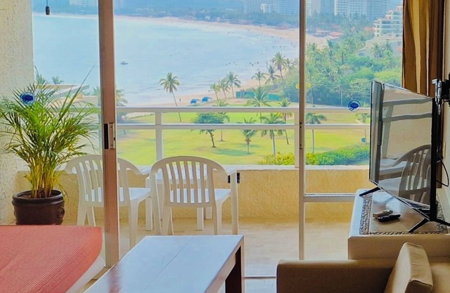 Beautiful Beachfront Residence with Ocean View