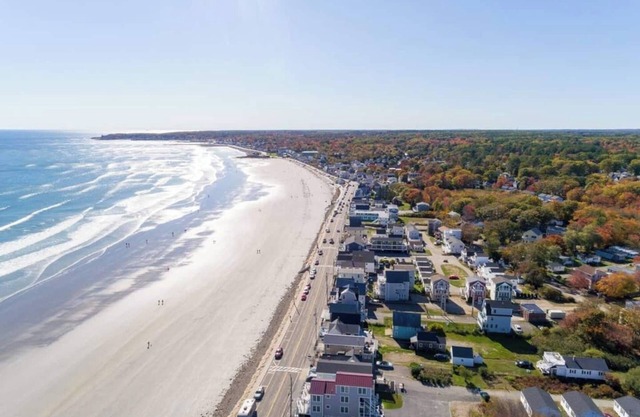 Beautiful Beachfront 6 bedroom vacation home