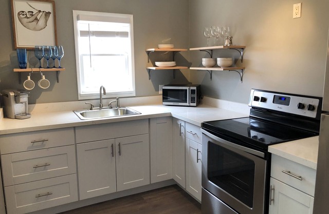 Beautiful Beach Bungalow in Leucadia GREAT location.