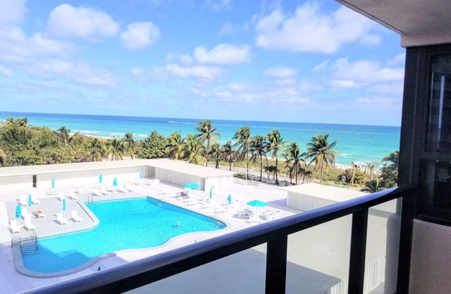 Beautiful Beachfront Large Apartment with Ocean Views - 604