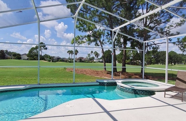 Beautiful brandnew luxury golf villa with private pool & spa