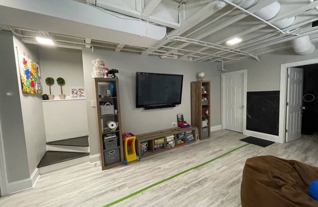 Beautiful Bronzeville Home with Gym & Yard