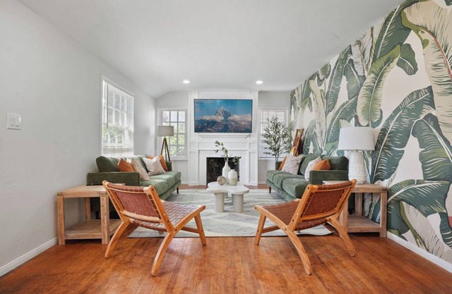 Beautiful Burbank Family Home Close to Everything