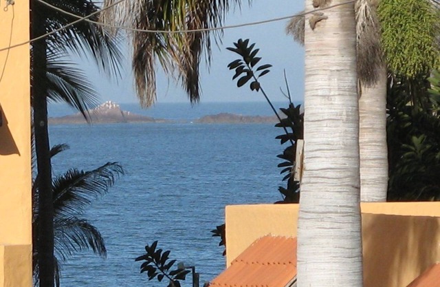BEAUTIFUL CONDO! 2 Bdrm 2 Bath across from the Beach! BEST in the Golden zone