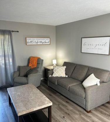 Beautiful condo-no stairs, and arcade games! 5bed