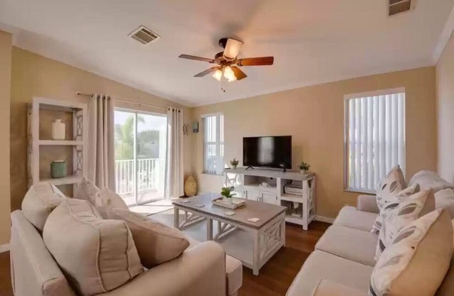 Beautiful Cottage & Amenities in Gated Community
