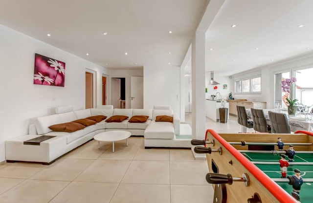 Beautiful cottage in La Chaux with jacuzzi