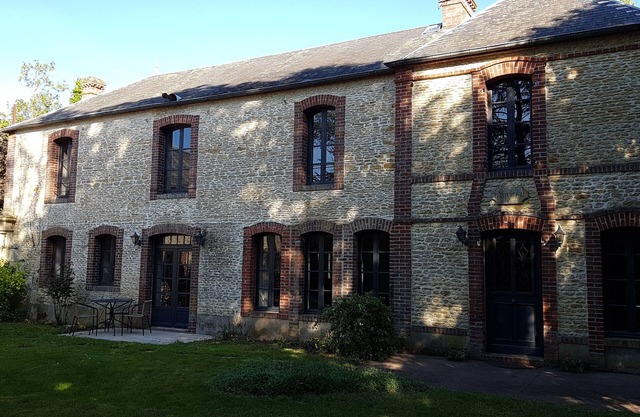 beautiful country house with heated swimming pool, enclosed garden, sea 18 km