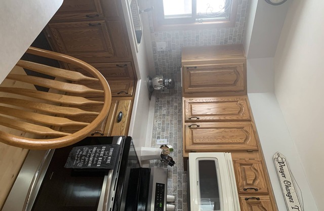 Beautiful country property 25 mins from EAA