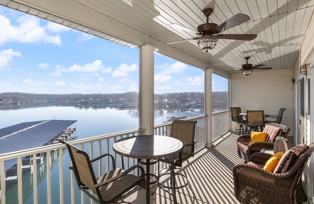 Beautiful Cove Views & Plenty Relaxing Spaces