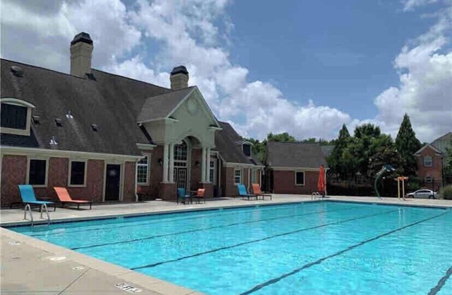 Beautiful Cozy 3-Bedroom Townhome Retreat