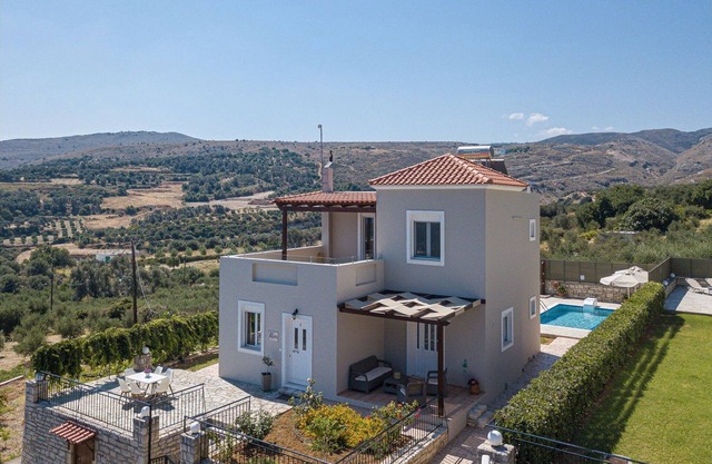 Beautiful Crete Villa | Villa Aquazura | Private Pool | BBQ | Air conditioning.
