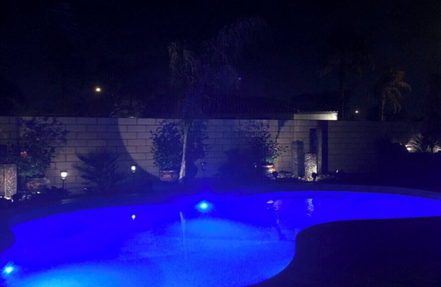 Beautiful, Desert backyard oasis! Free rides to Coachella and stagecoach!