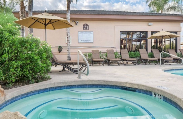 Beautiful Desert Villa - 2BR near TPC Golf Course