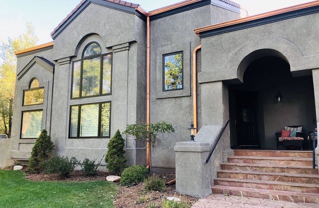 Beautiful Estate Just Steps from Broadmoor Hotel