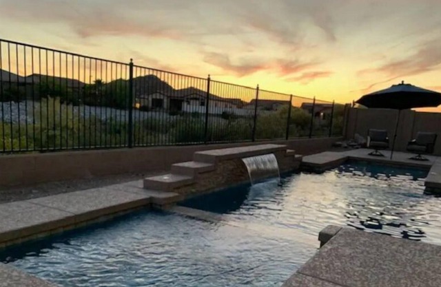 Beautiful Estrella Mountain Ranch Home Pool and Hot Tub