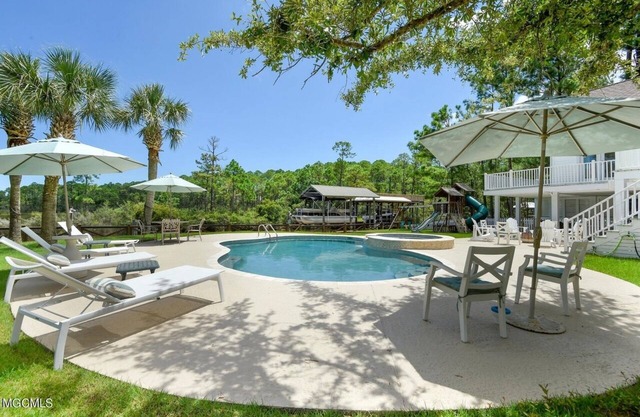 Beautiful Family Home with a Pool