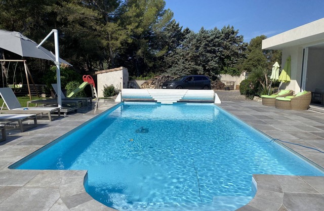 Beautiful family villa 15 minutes from beaches and town center