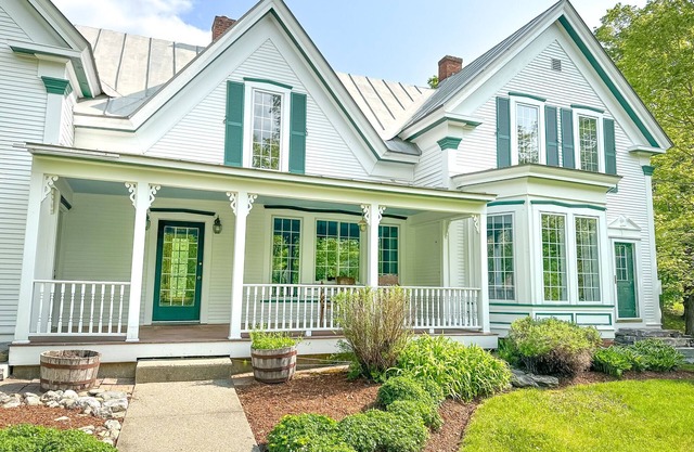 Beautiful Farmhouse Close to Warren Village and Sugarbush Resort