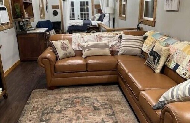 Beautiful finished living quarters, Horses, nature and adventure awaits!n