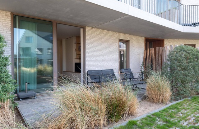 Beautiful flat on Westbay estate