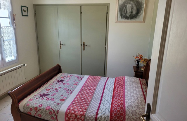 Beautiful 6/8 person house 200m from the sea+ large shared swimming pools