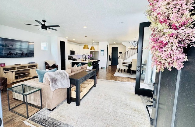 Beautiful Furnished Home in Daybreak