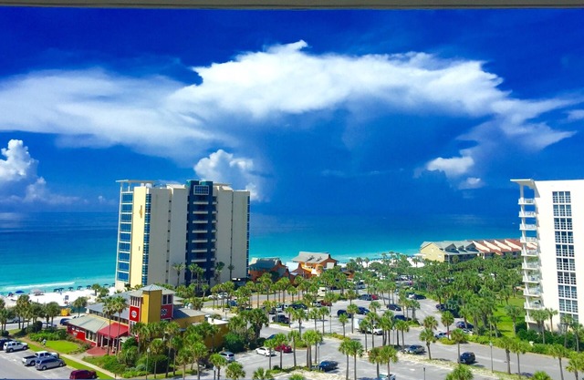 BEAUTIFUL GULF VIEW FROM 10TH FLOOR CONDO, OPEN DATES SEPT AND FALL BREAK