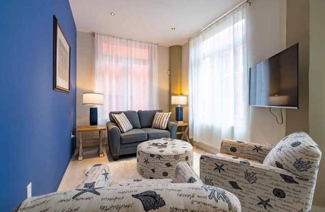 Beautiful Heritage Home in The Heart of City Centre Willemstad ☞ De Handelskade