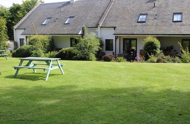 Beautiful holiday cottages set in quiet rural location close to Edinburgh